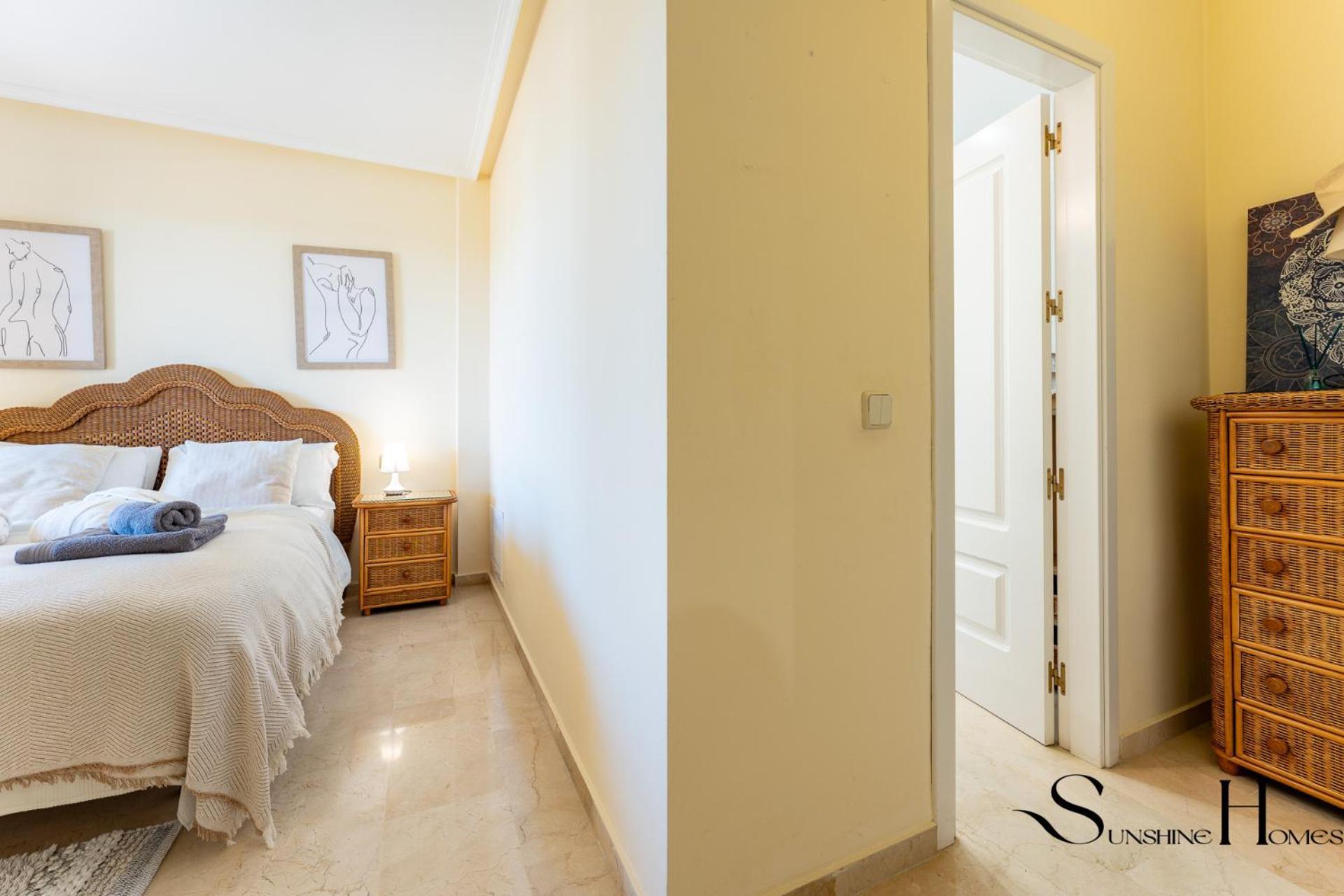 Terrace Of Paradise, 2 Bed 2 Bath, Parking, Pool Benalmadena
